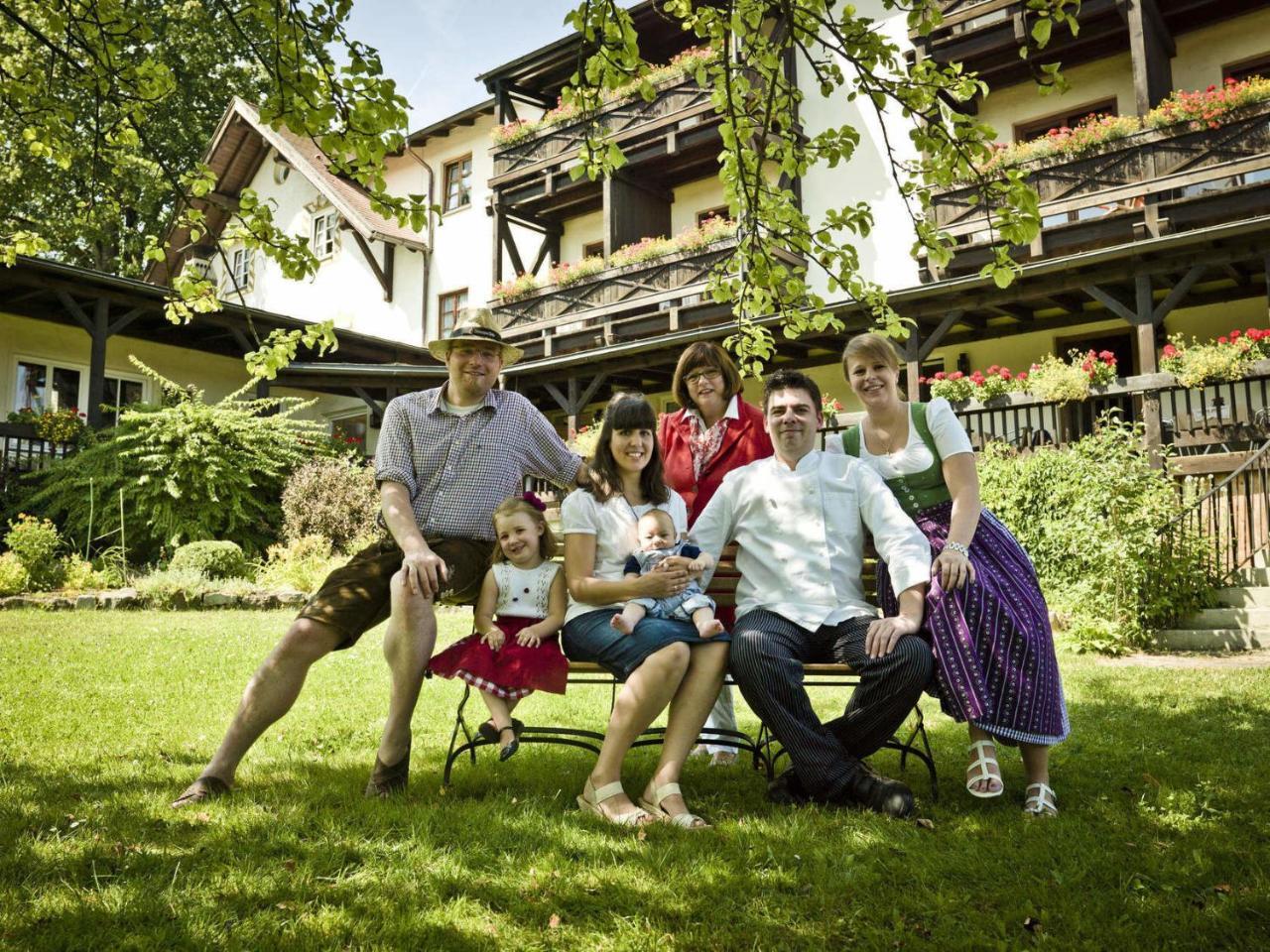 Hotel Zur Waldbahn Цвізель Екстер'єр фото